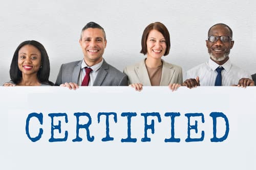 As diferenças entre a trilha de certificação AWS Certified DevOps Engineer – Professional e AWS Certified DevOps Engineer – Associate
